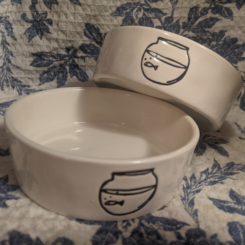 Rae Dunn cat dishes with fish bowl
